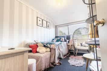 6 Harvard Court, Melville