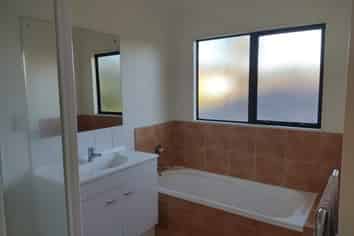 27 Mt Lebanon Crescent, The Gardens