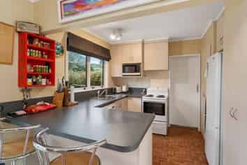 85 Spinnaker Drive, Whitby