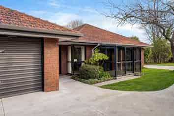 1/414 Greers Road, Bishopdale