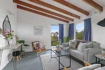 20 Simcox Street, Otaki Beach