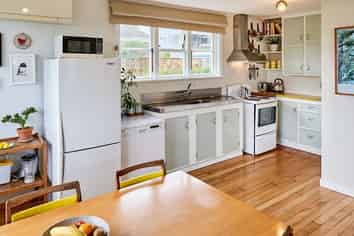 16 Chaffey Crescent, Titahi Bay