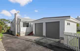 24 Golf Road, New Lynn