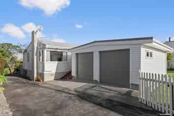 24 Golf Road, New Lynn