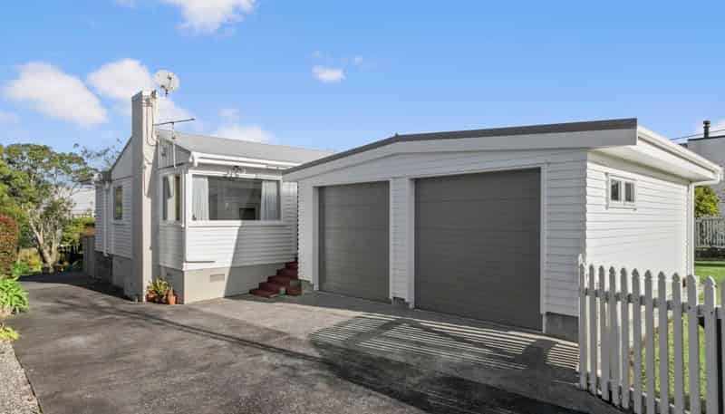 24 Golf Road, New Lynn