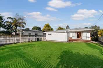 24 Golf Road, New Lynn