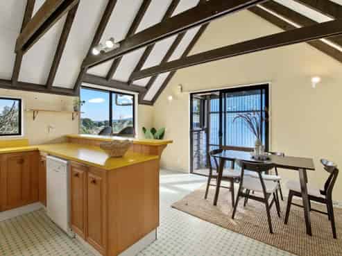 10 Frances Street, Waikanae Beach