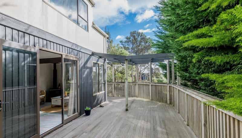 10 Frances Street, Waikanae Beach