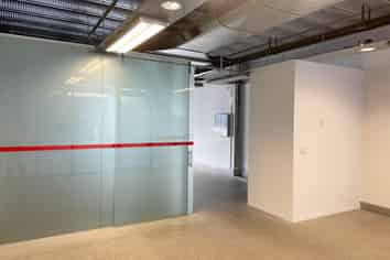 MODERN MOUNT EDEN OFFICE