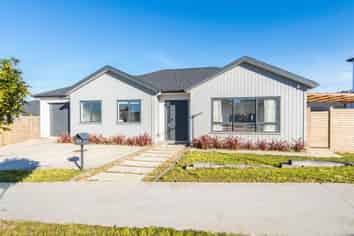 154 Tiriwa Drive, Massey