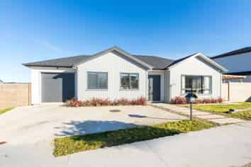 154 Tiriwa Drive, Massey