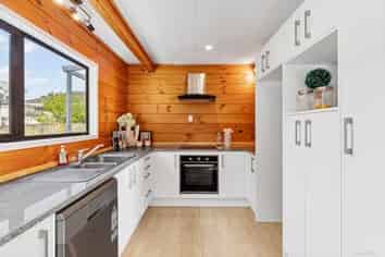 1/27 Flanshaw Road, Te Atatu South