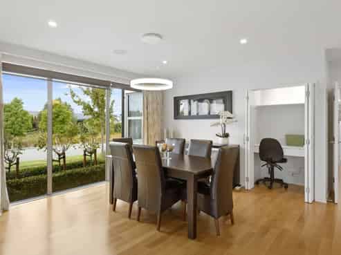 2 Greenbank Place, Parklands