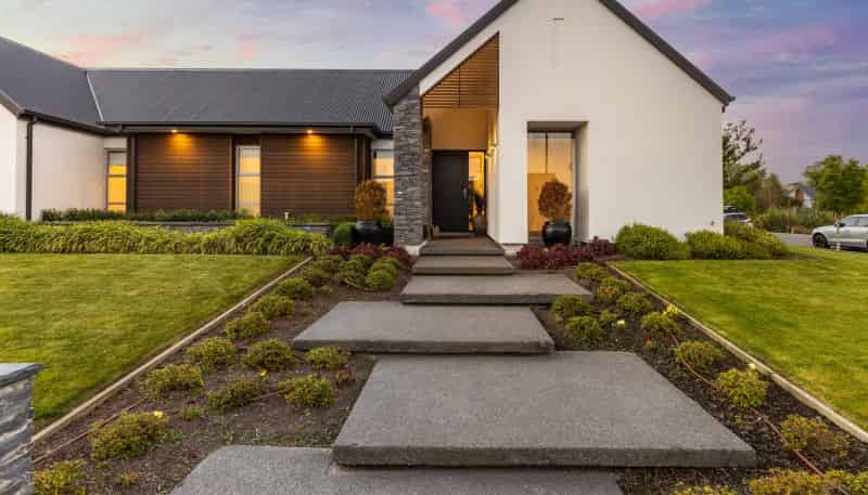 2 Greenbank Place, Parklands