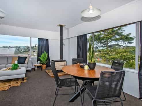 13 Oakland Ave, Maunu