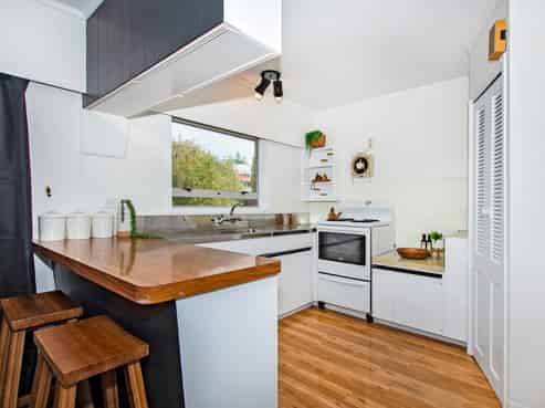 13 Oakland Ave, Maunu