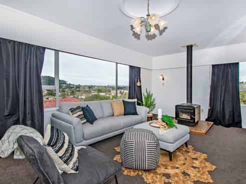 13 Oakland Ave, Maunu