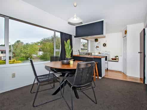 13 Oakland Ave, Maunu