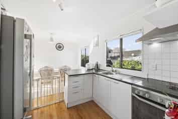 2/77 Brown Road, Manurewa