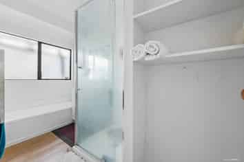 2/77 Brown Road, Manurewa