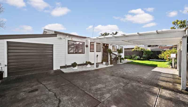 2/77 Brown Road, Manurewa
