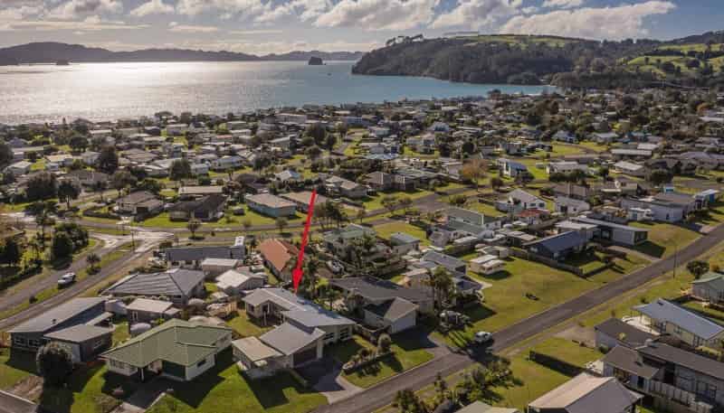 18 Hawk Hill Crescent, 