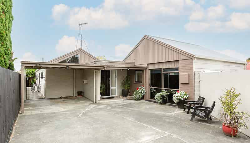 2/123 Georges Drive, Napier South