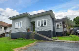 100 Station Road, Kamo