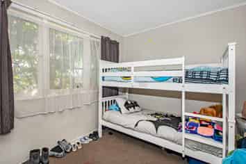 35 Raewyn Street, Morningside