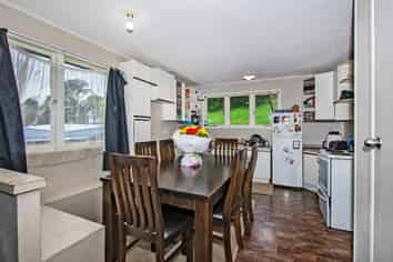 35 Raewyn Street, Morningside