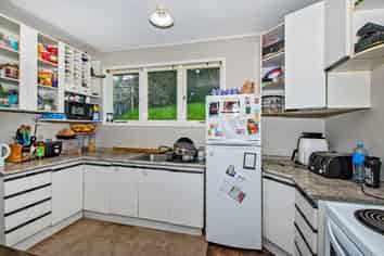 35 Raewyn Street, Morningside