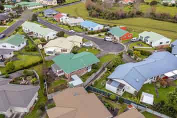 10 Courthouse Lane, Coromandel