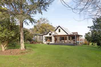 119 Cemetery Road, Sanson