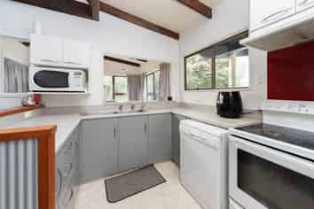 119 Cemetery Road, Sanson