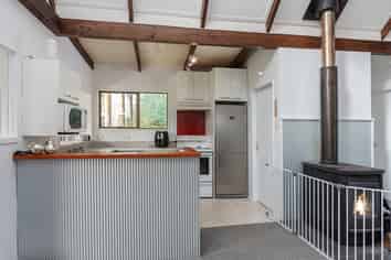 119 Cemetery Road, Sanson