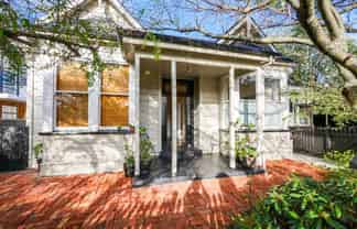 24 Albert Street, Saint Clair