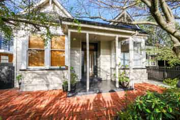 24 Albert Street, Saint Clair