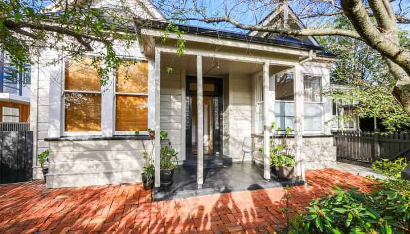 24 Albert Street, Saint Clair