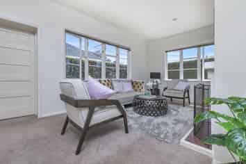 8 Henshaw Avenue, Three Kings