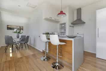 8 Henshaw Avenue, Three Kings