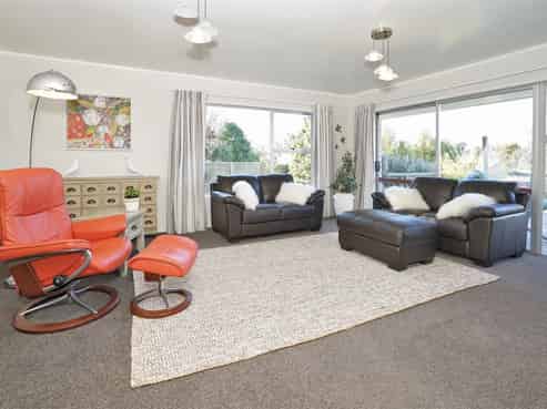 60 Acacia Crescent, Glenview