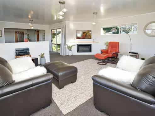 60 Acacia Crescent, Glenview