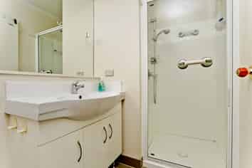 176 Broadway, Newmarket