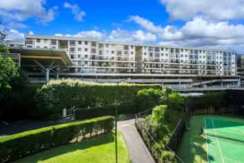 176 Broadway, Newmarket