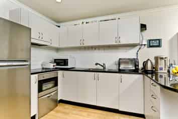 176 Broadway, Newmarket