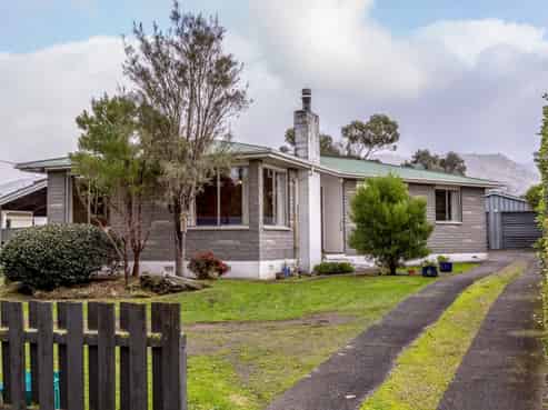 13 Farrier Grove, Featherston