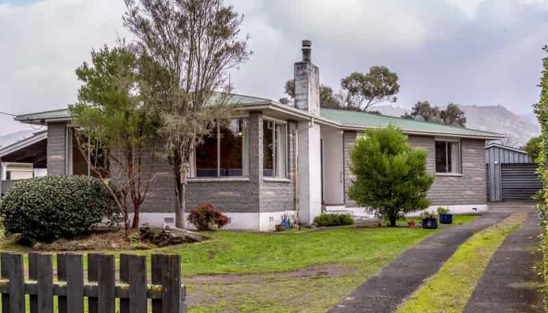 13 Farrier Grove, Featherston