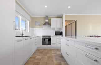 53 Snell Drive, Chartwell