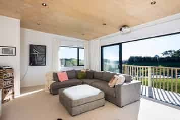 22B St Ives Grove, Whalers Gate