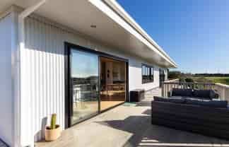 22B St Ives Grove, Whalers Gate